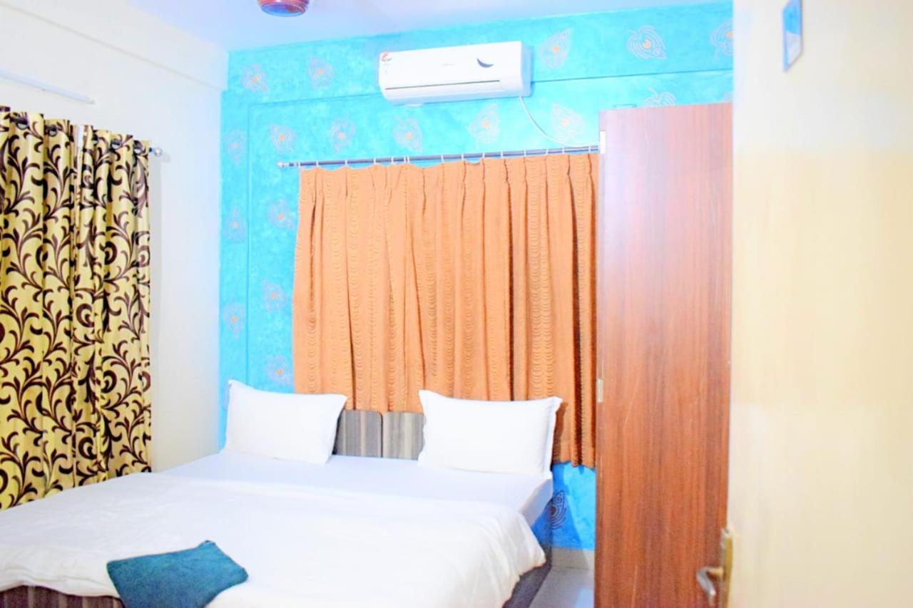 The Tavern Orchid Hotel Calcutta Extérieur photo